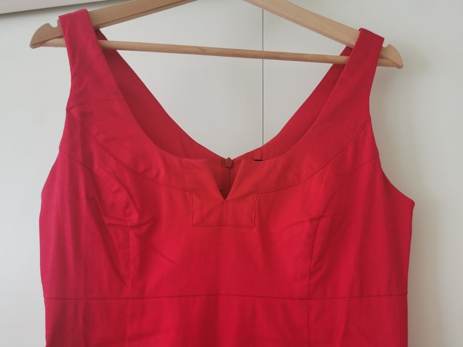 Czerwona sukienka na lato seksi