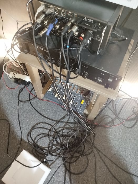 Caixa de som profissional