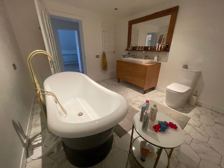 Продам будинок у с. Шипинці, 15 км до Чернівців