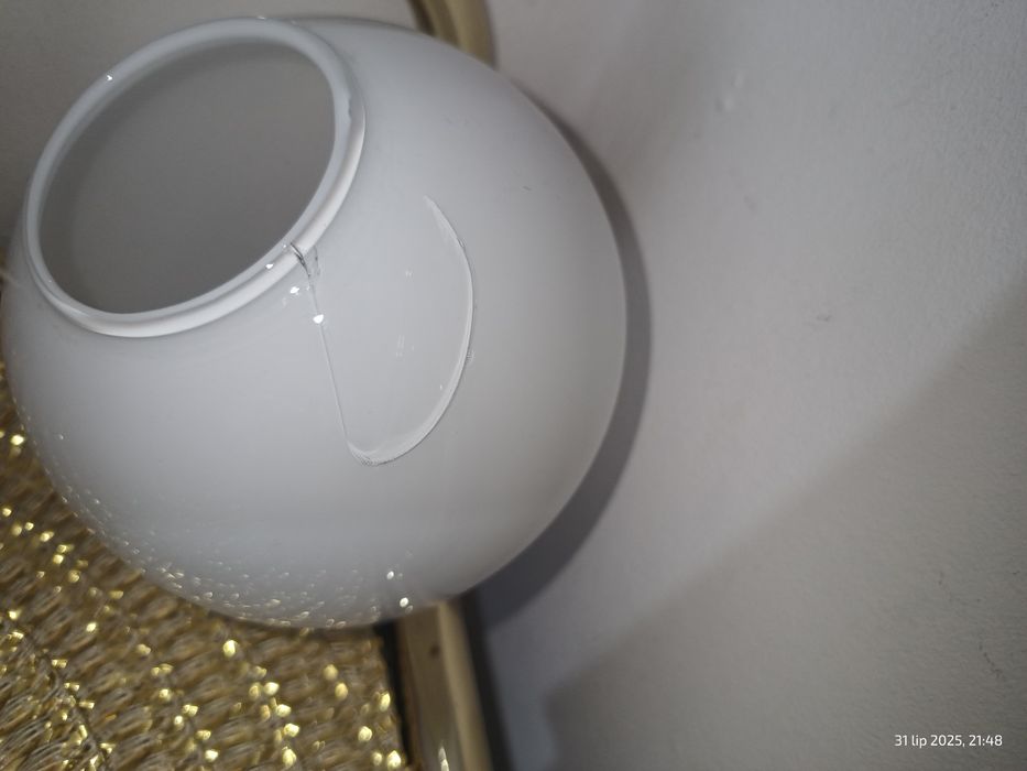 Stary szklany klosz do lampy