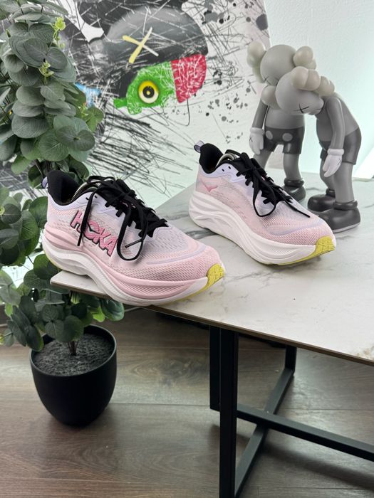 Кросівки Hoka Skyflow 40.5 розмір Е14361