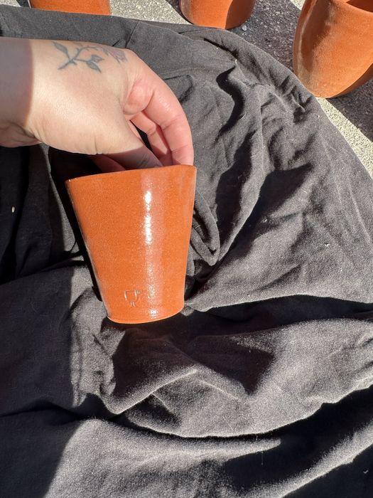 Copos, canecas de barro