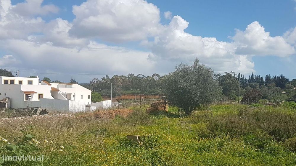 Terreno Com Viabilidade De Construção De 3 Moradias