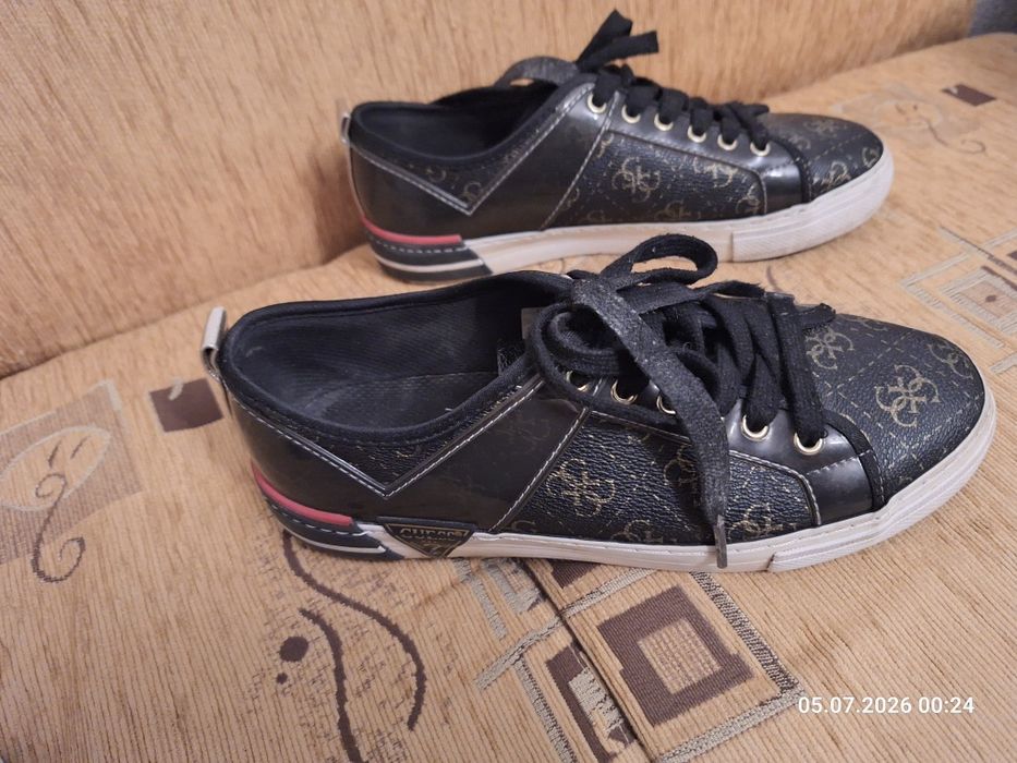 GUESS Sneakersy 38