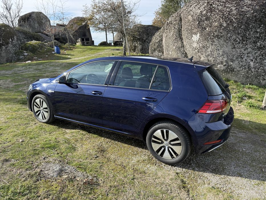 Volkswagen E-Golf 04/2019 cockpit digital