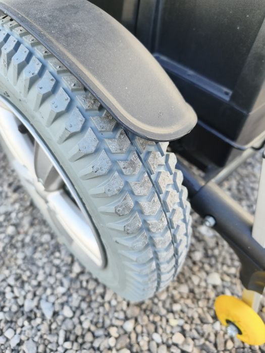 Wózek inwalidzki elektryczny MDH Limber praktycznie nowy