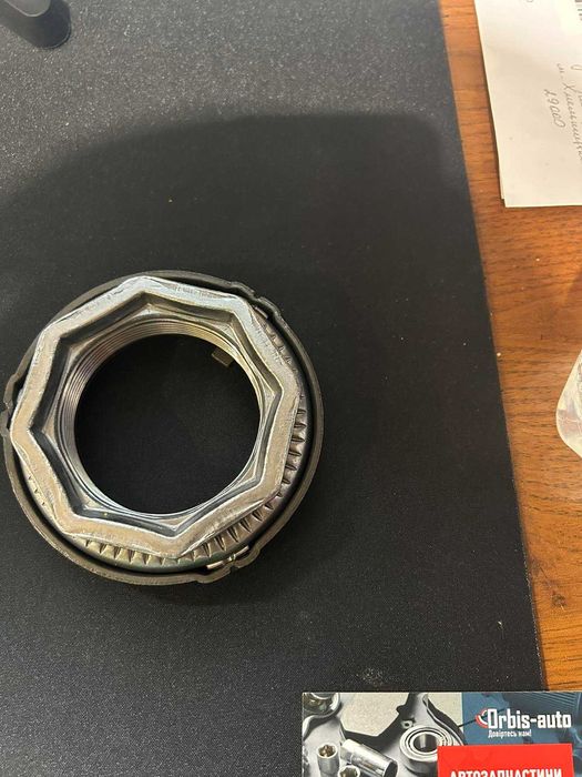 Гайка шайба піввісі полуосі приводу козак новатор F 550 Ford