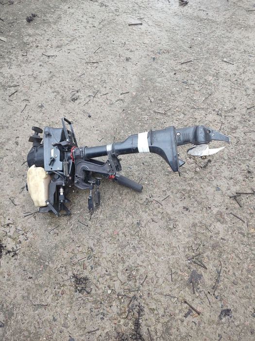 Лодочный мотор, на бензине