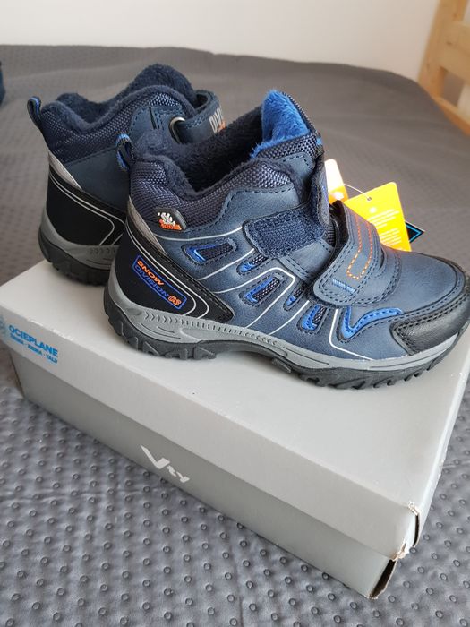 Nowe buty chłopięce 28 Victory
