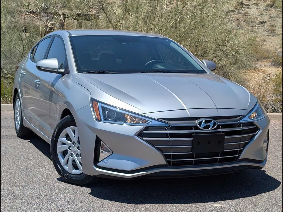 Hyundai Elantra      2020