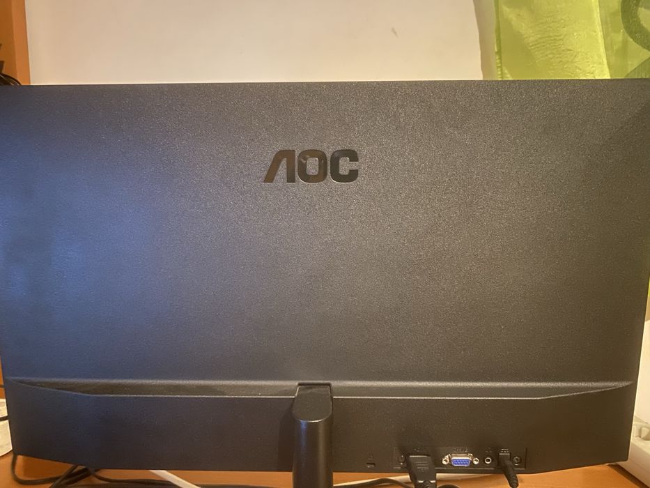 Monitor Gaming AOC 24” 60Hz Full HD – Muito Bom Estado