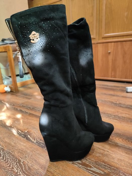 Зимові чоботи жіночі. Розмір 36. Замша