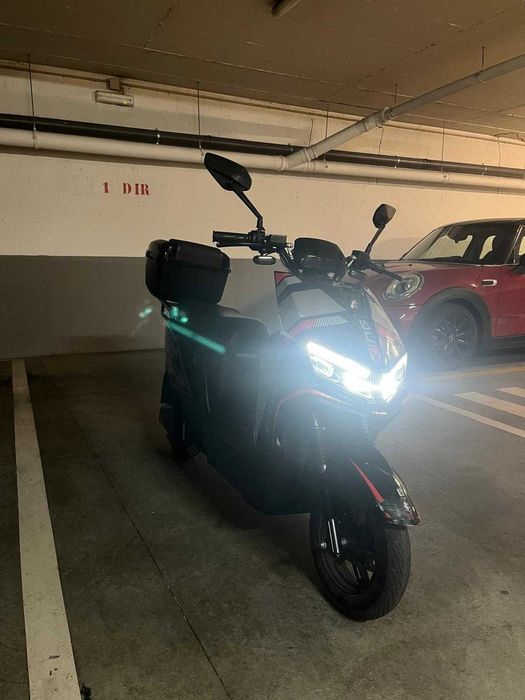 Scooter Elétrica KING K50 – Comprada em Agosto – como nova- Bateria Amovível + Mala