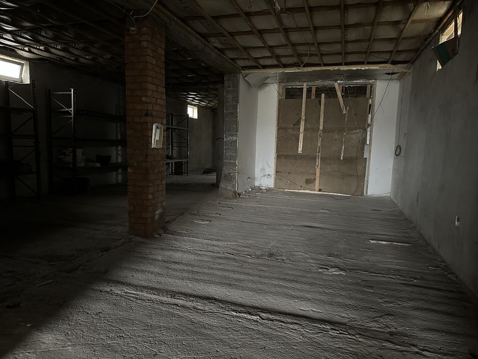 Здам приміщення під склад вул. Набережна 290м2