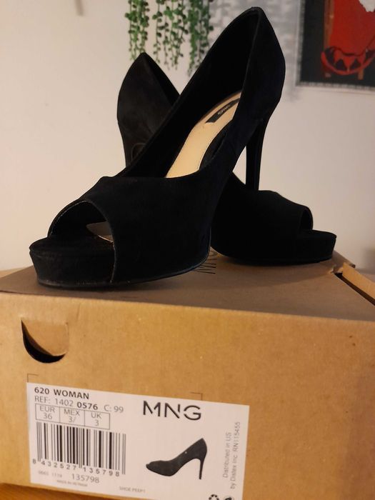 Sapatos de salto alto Mango
