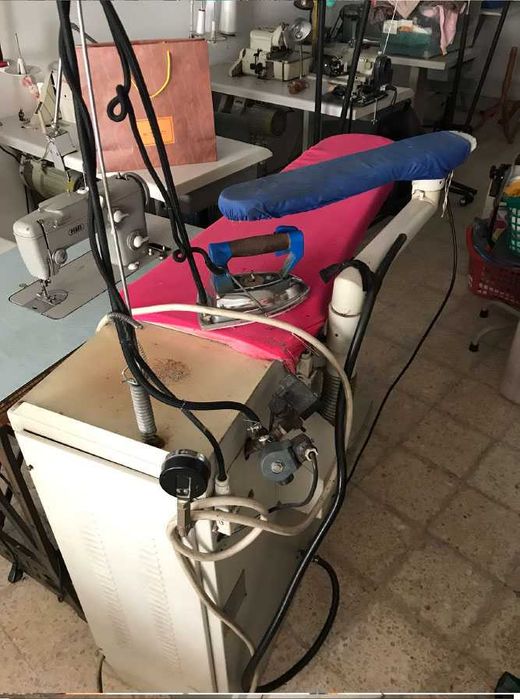 Mesa de Engomar Industrial COMEL com caldeira 6L e ferro. Bom estado