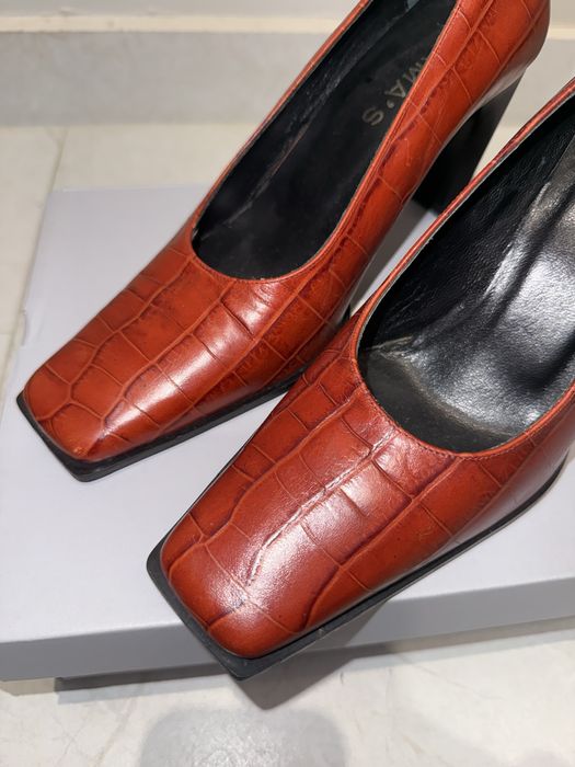 Buty na obcasie, powystawowe