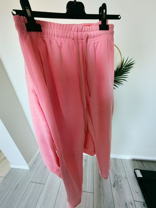 Różowy dres HIT nowy