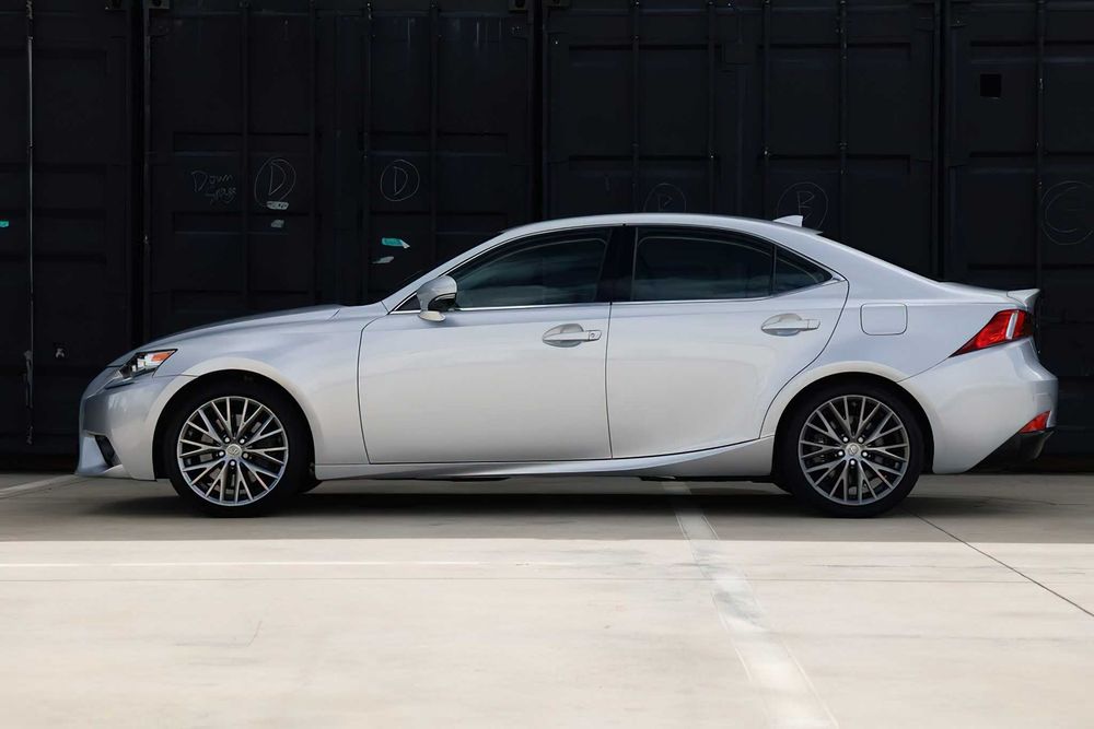 Lexus IS 300      2016