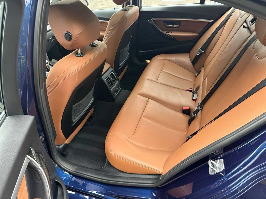 BMW 3 Series 330i xDrive      2017