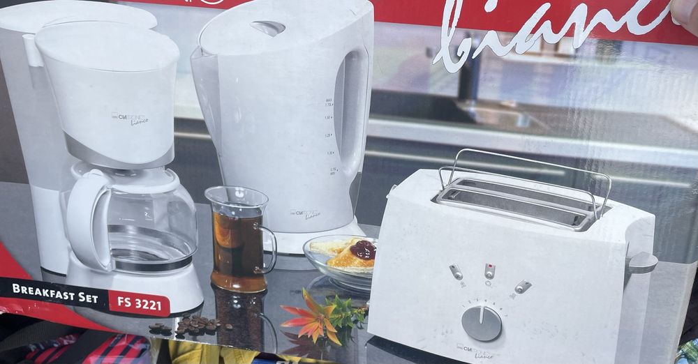 Torradeira e máquina de café