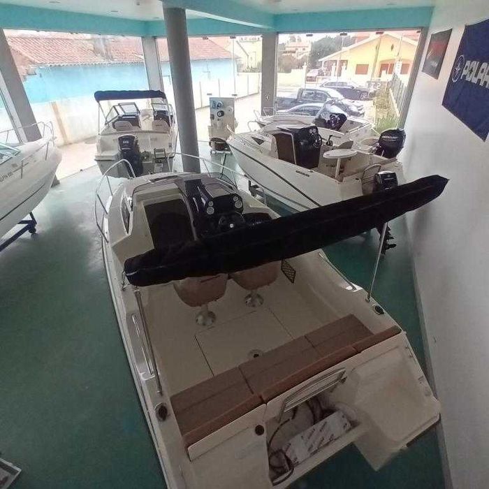 Quicksilver Activ 555 Cabinado c. Mercury 115hp CT ELPT EFI NOVO