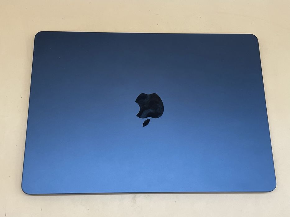 Macbook air 2022 m2 256 gb