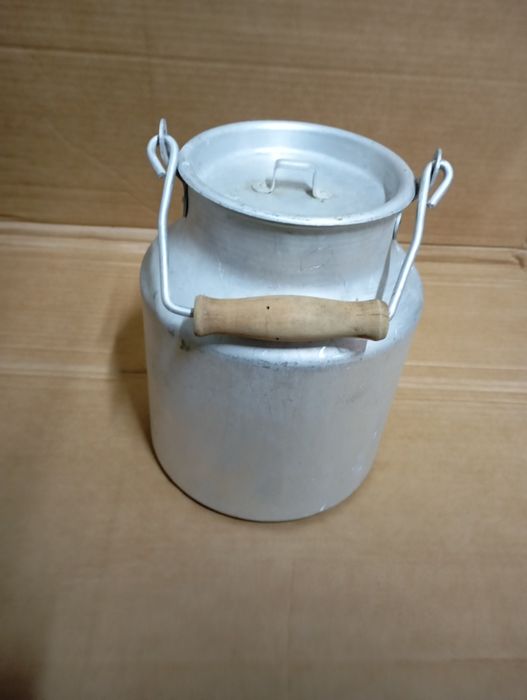 Продам бідон бітон 5л ще колишній.