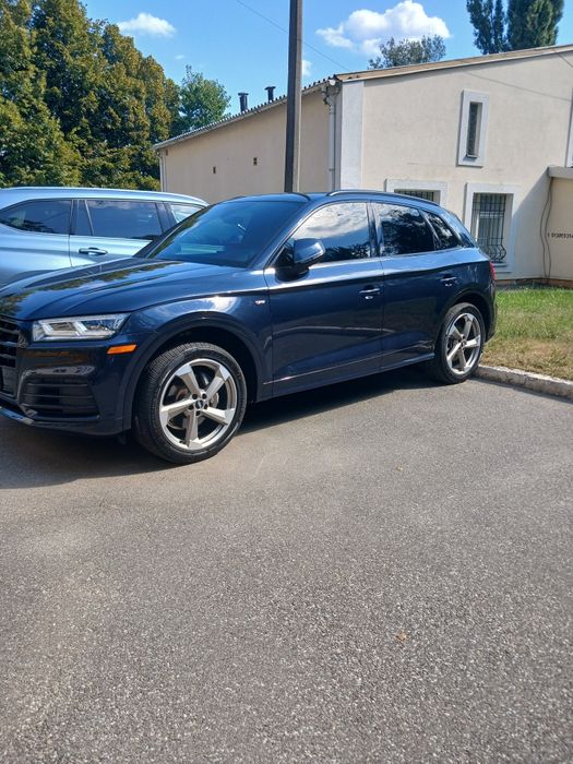 прдам AUDI Q5 2020р.TITANIUM.2.0 бенз.
