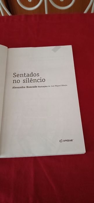 Sentados no Silêncio