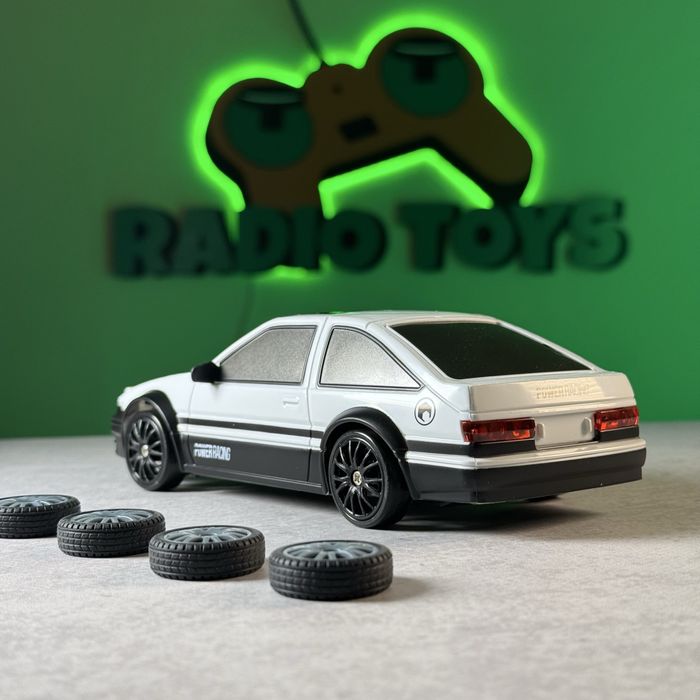 Дрифт машинка на радіоуправлінні Toyota AE86 Sprinter Trueno Біла