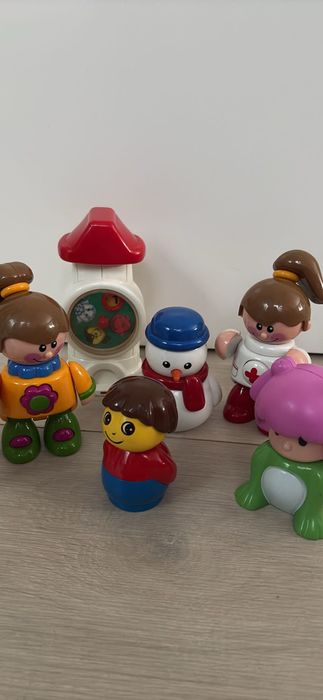 Bonecos da marca Toto.