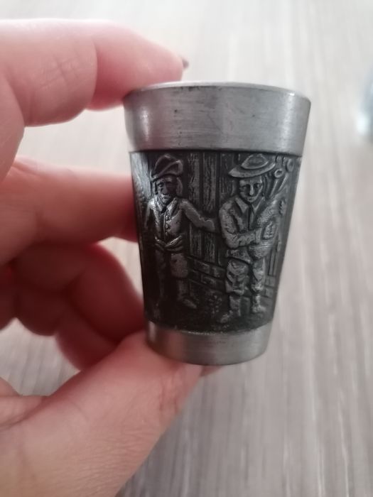 Myśliwskie kieliszki cynowe
