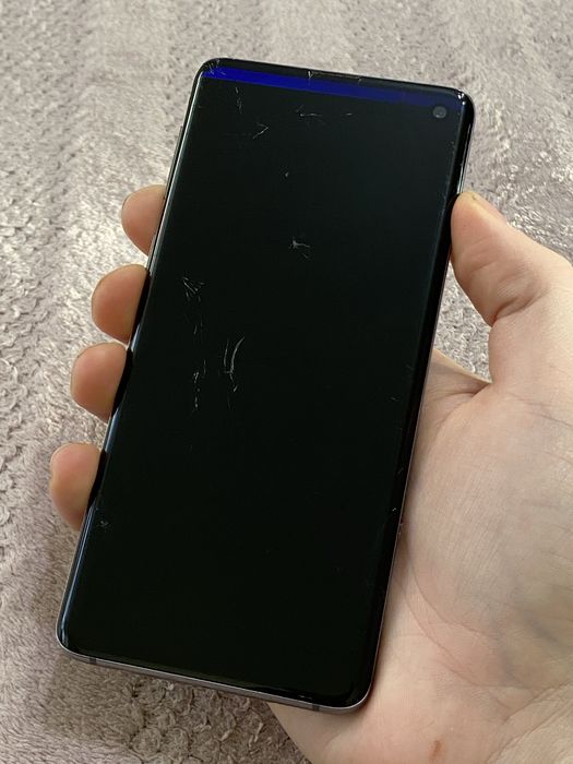 Телефон Samsung Galaxy S10