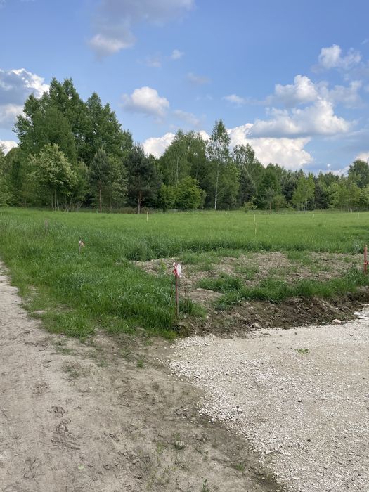 Działka z pozwoleniem na budowę .