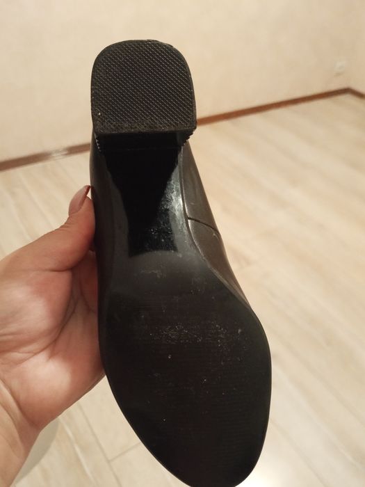 Продам туфлі 34 р.