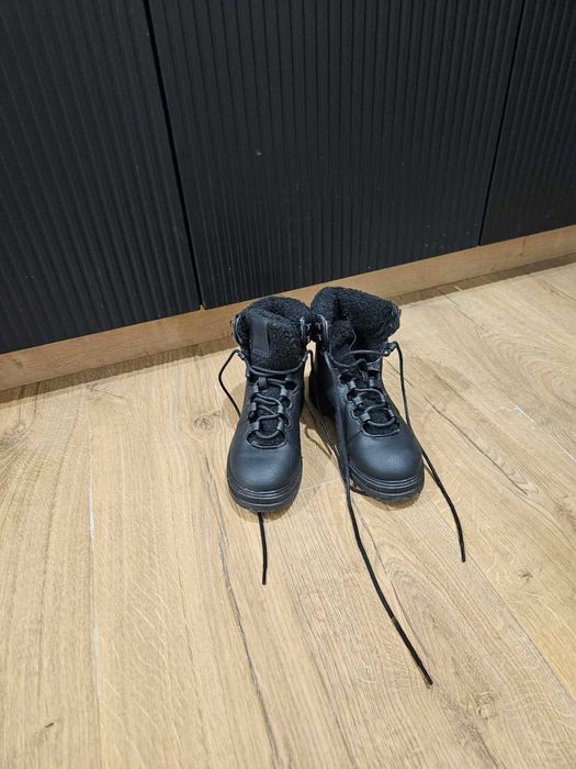 Czarne ocieplane buty