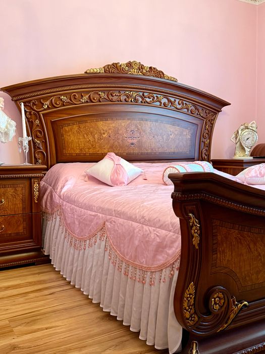 Продається комплект: покривало 180×200 см + 3 декоративні подушки