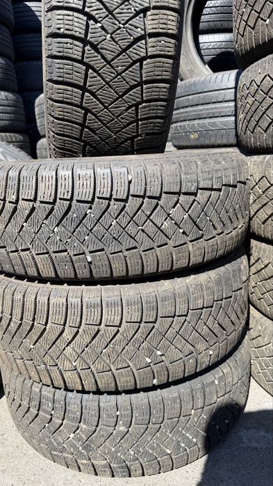 215/55/18 PirelliICE Zero
