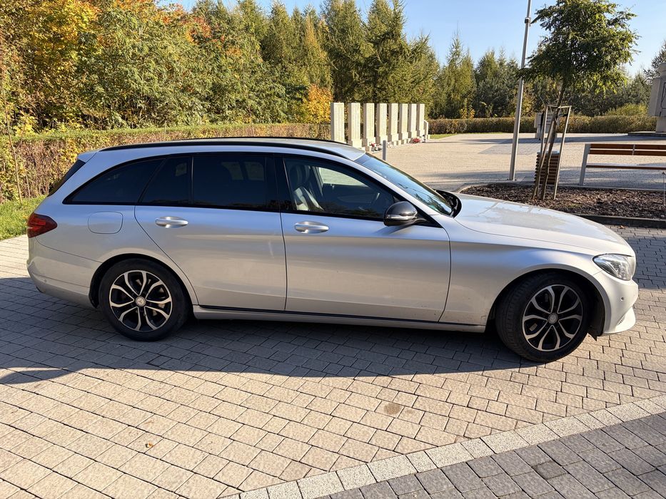 Mercedes w205 C180 niski przebieg, super stan.