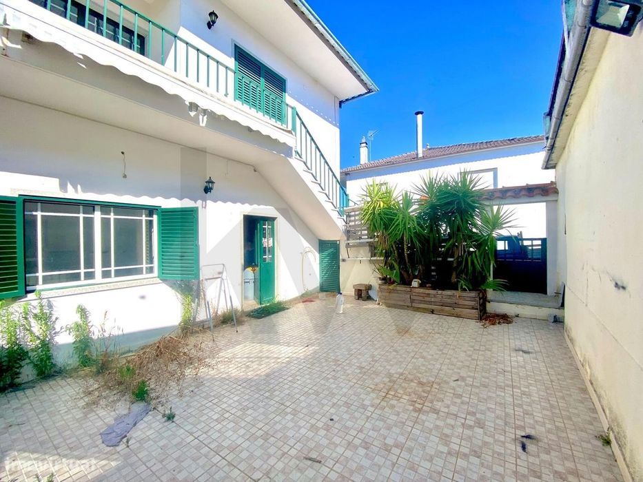 Prédio em Propriedade Total – Comércio e Habitação – Centro da Orca, F