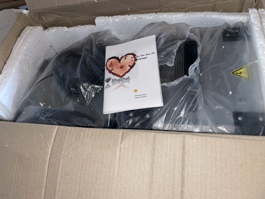 Пристрій для знищення шашелю, короїду з деревини з стійкою.