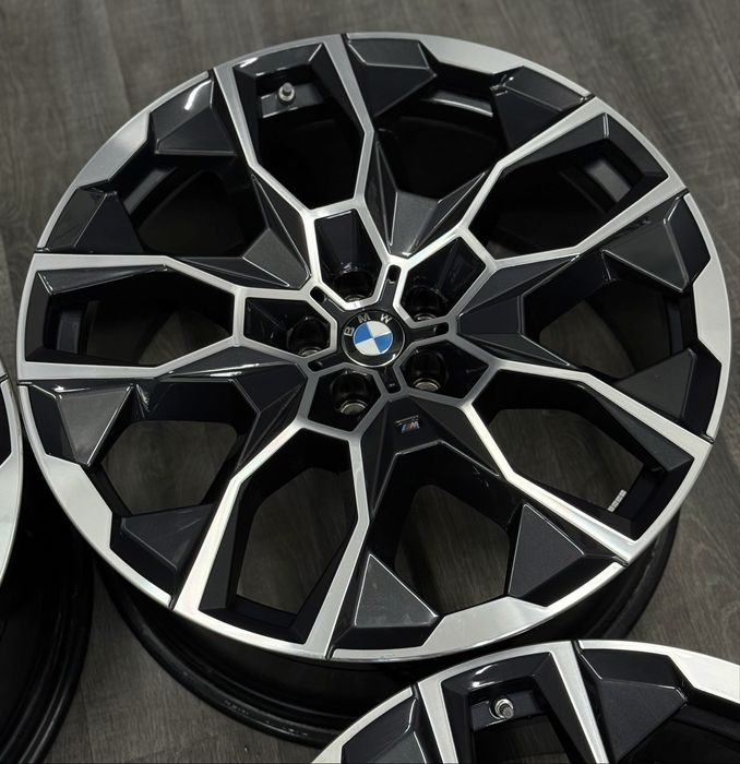Нові оригінальні диски Bmw Бмв X7 G07 22 R22 913M Style Х7 Г07 M  датчики тиску