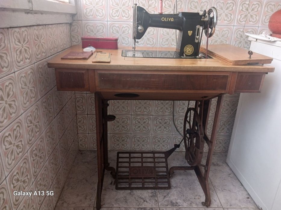 Maquina de costura OLIVA