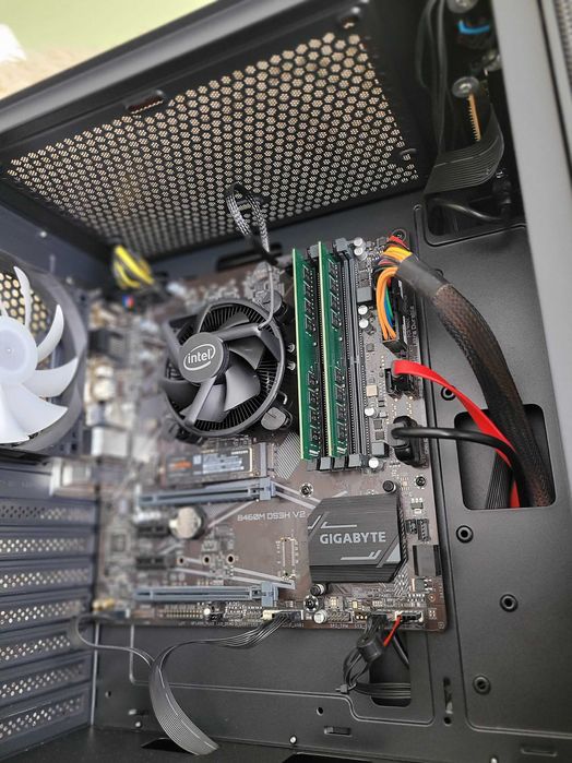 Komputer gamingowy i7 10700, Gigabyte B460M, SSD M.2, DDR4 32GB, W11