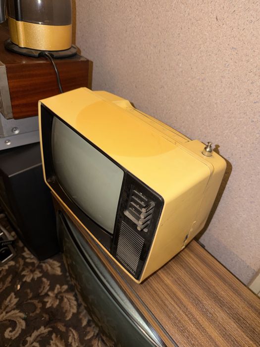Retro telewizor prl