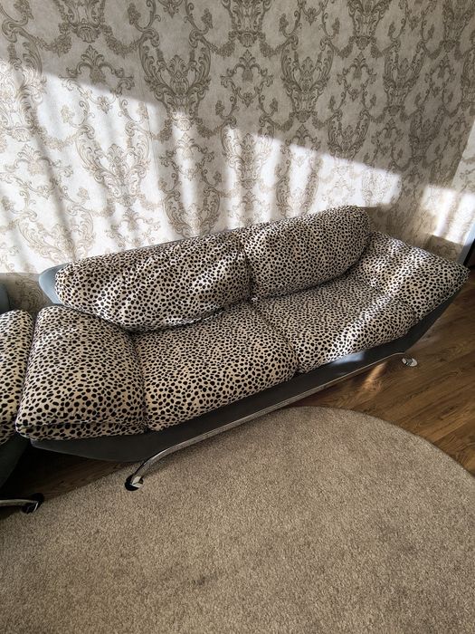 Диван з кріслами