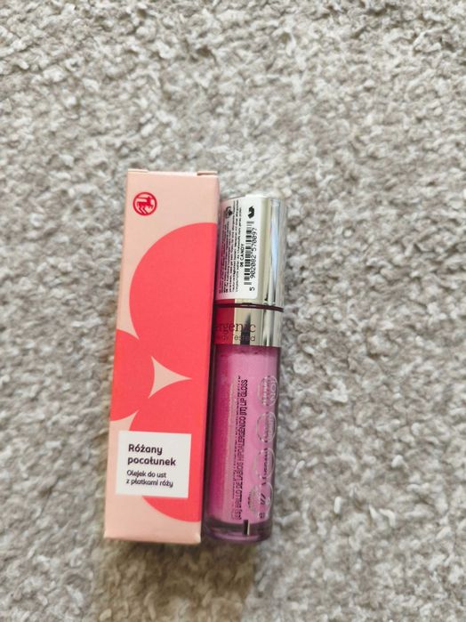 Viralowy olejek do ust Rossmann plus błyszczyk Bell