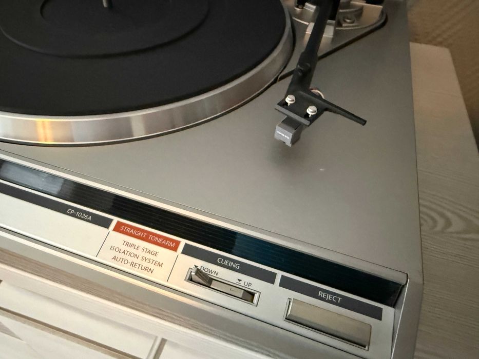 ONKYO CP-1026A Gramofon półautomatyczny Hi-Fi