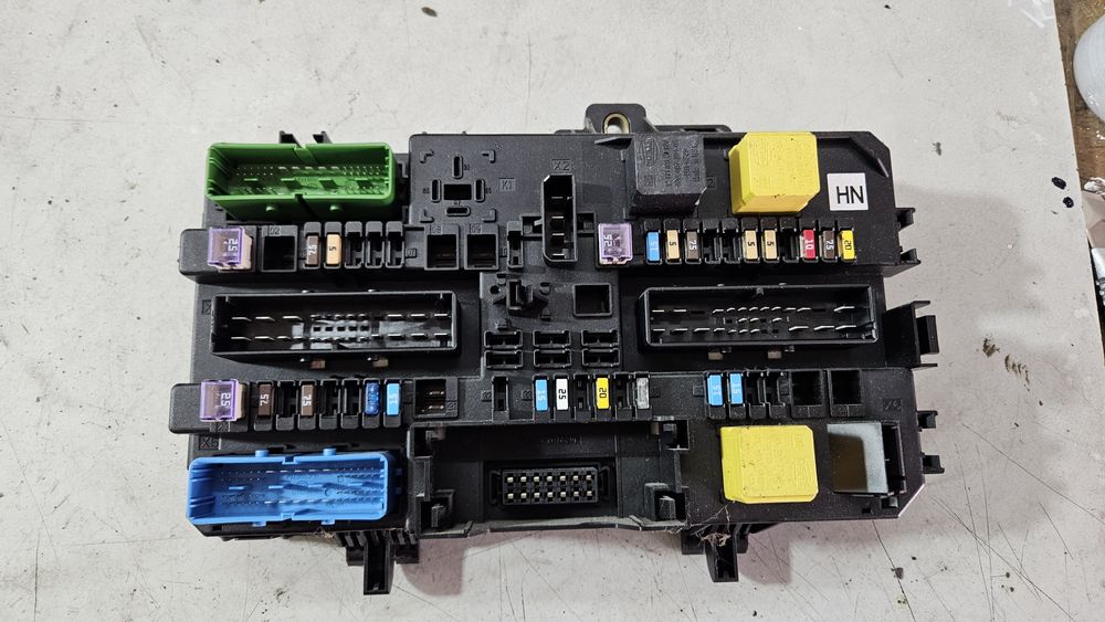 Moduł rec bsi skrzynka bezpieczników GM HN opel Zafira b astra h pin